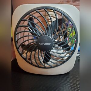 O2 Cool Black and White Portable Fan